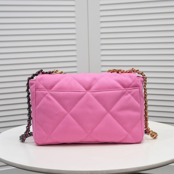 シャネルバッグ側面デザイン